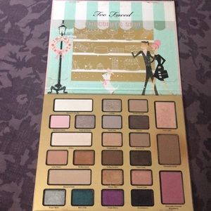 Too Faced Christmas in New York palette...